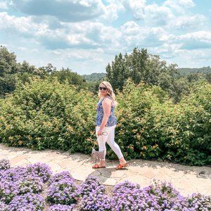 Meet your Posher, Megan